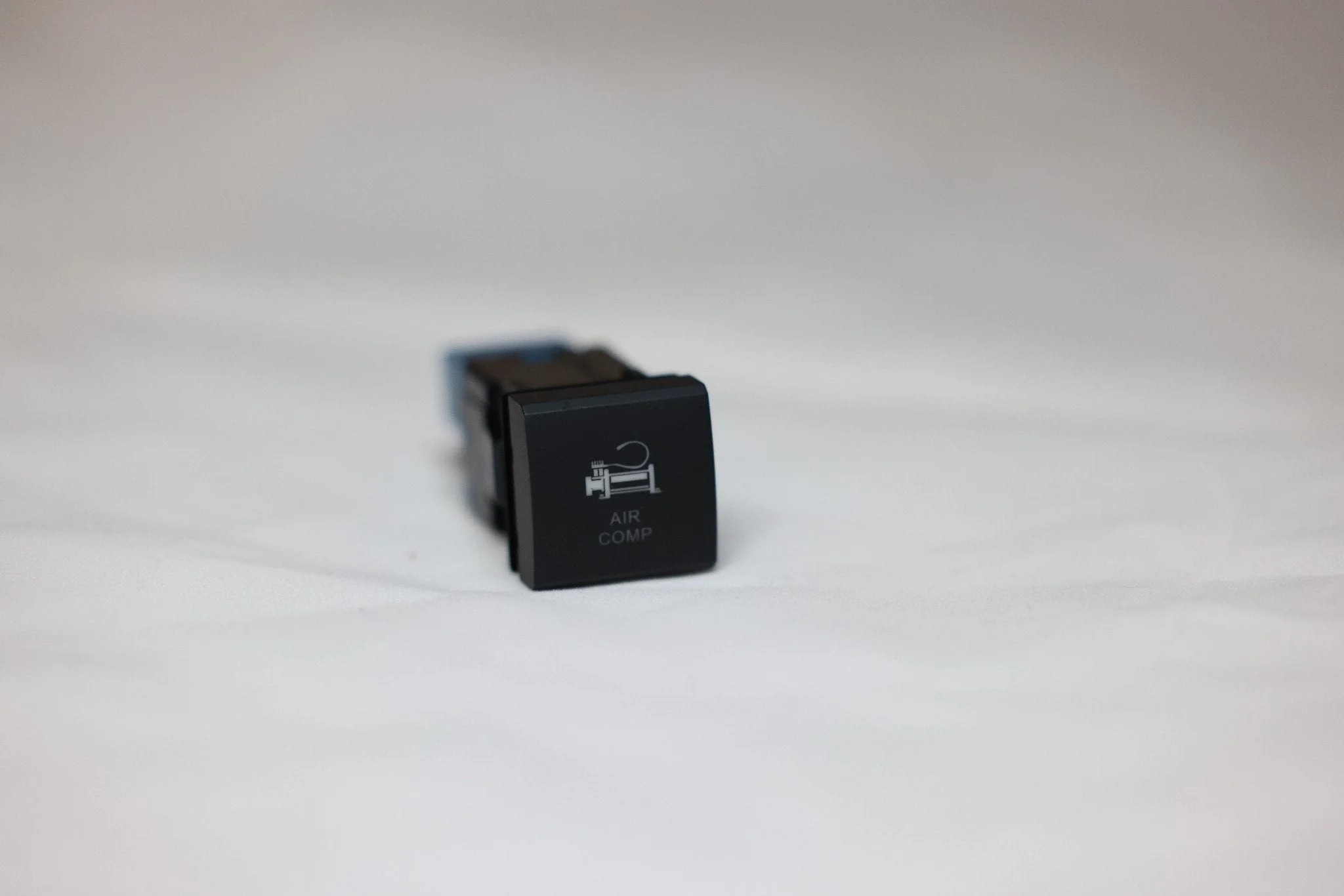 Air Compressor LED Push Switch to suit Toyota LandCruiser & Hilux - Image 4
