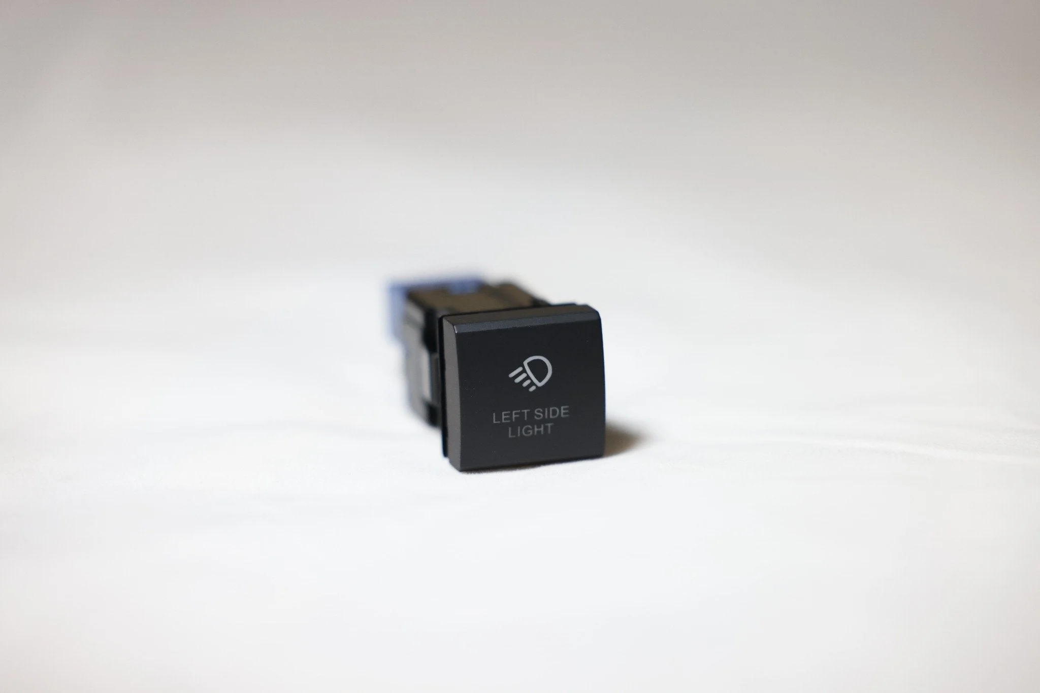 Left Side LED Push Switch to suit Toyota LandCruiser & Hilux - Image 5