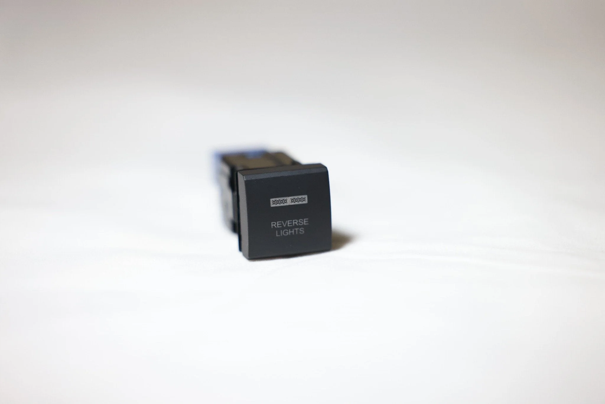 Reverse Lights LED Push Switch to suit Toyota LandCruiser & Hilux - Image 2