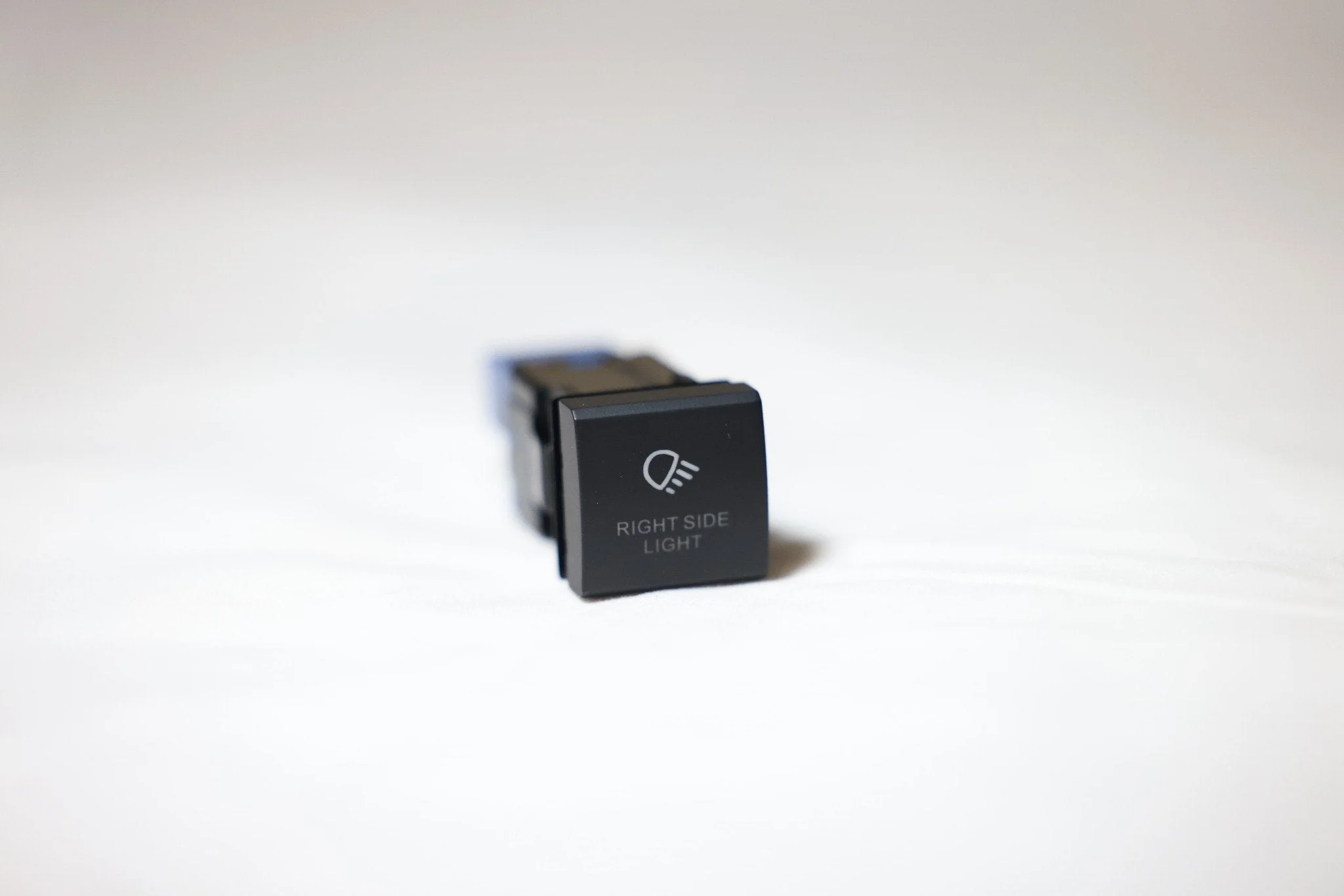 Right Side LED Push Switch to suit Toyota LandCruiser & Hilux - Image 4
