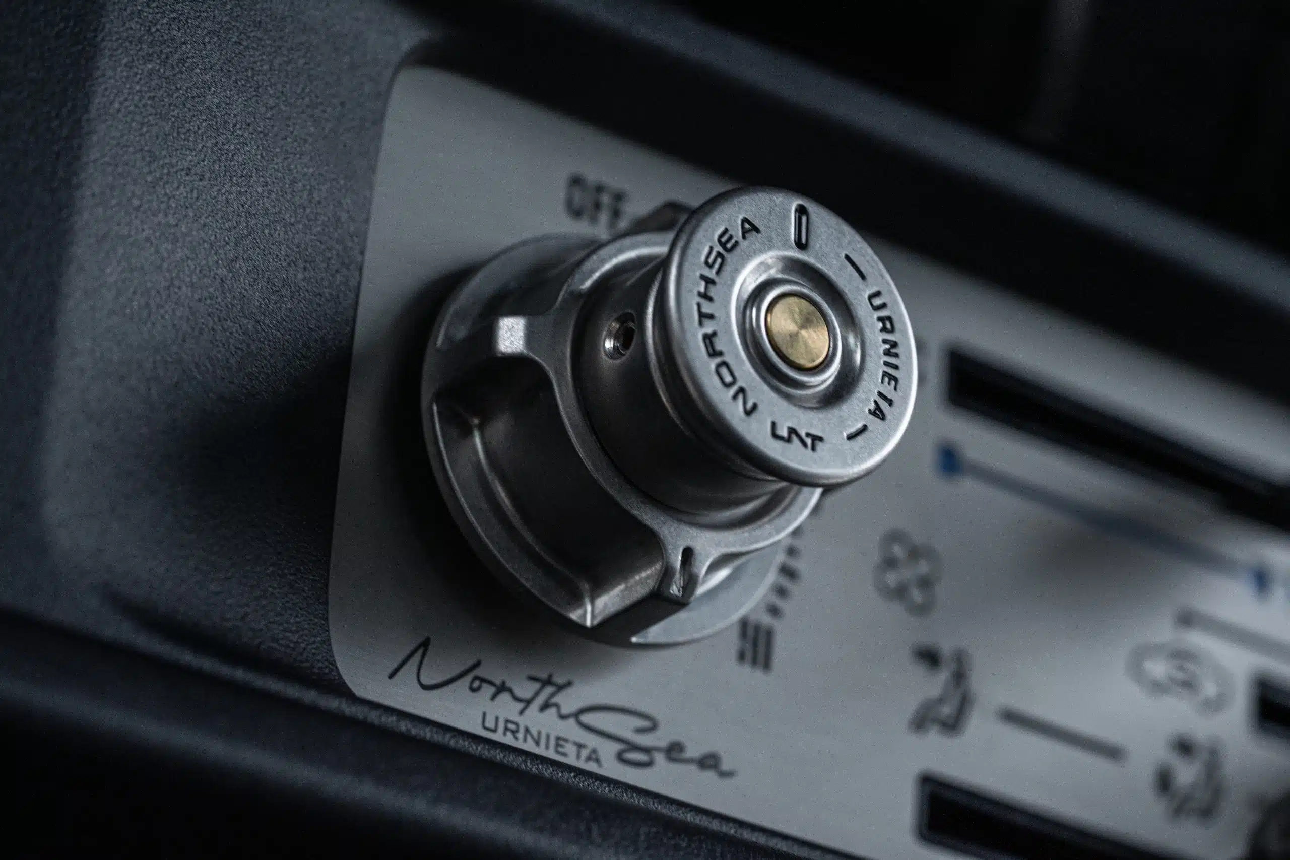 URNIETA AC Control Panel | 70 Series LandCruiser - Image 3