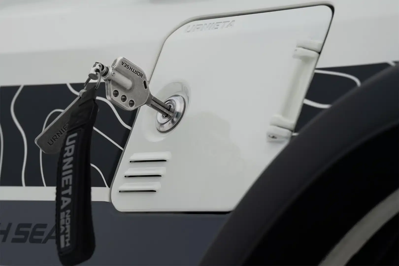 URNIETA Vintage Fuel Cap - Image 6