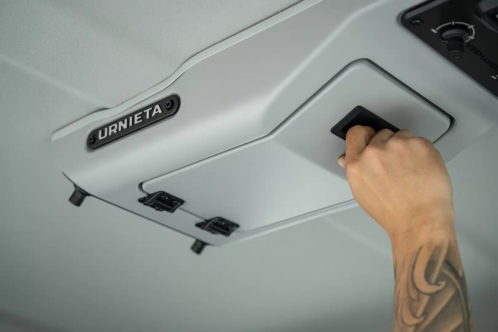 URNIETA Roof Console | 70 Series LandCruiser 2007-2026 - Image 14